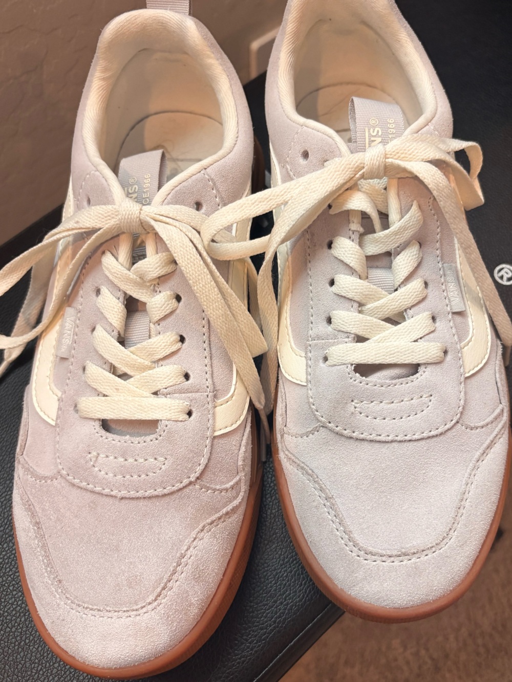 Vans Women’s Light gray Suede Low-Top Sneakers with Cream Accents - Picture 2 of 8